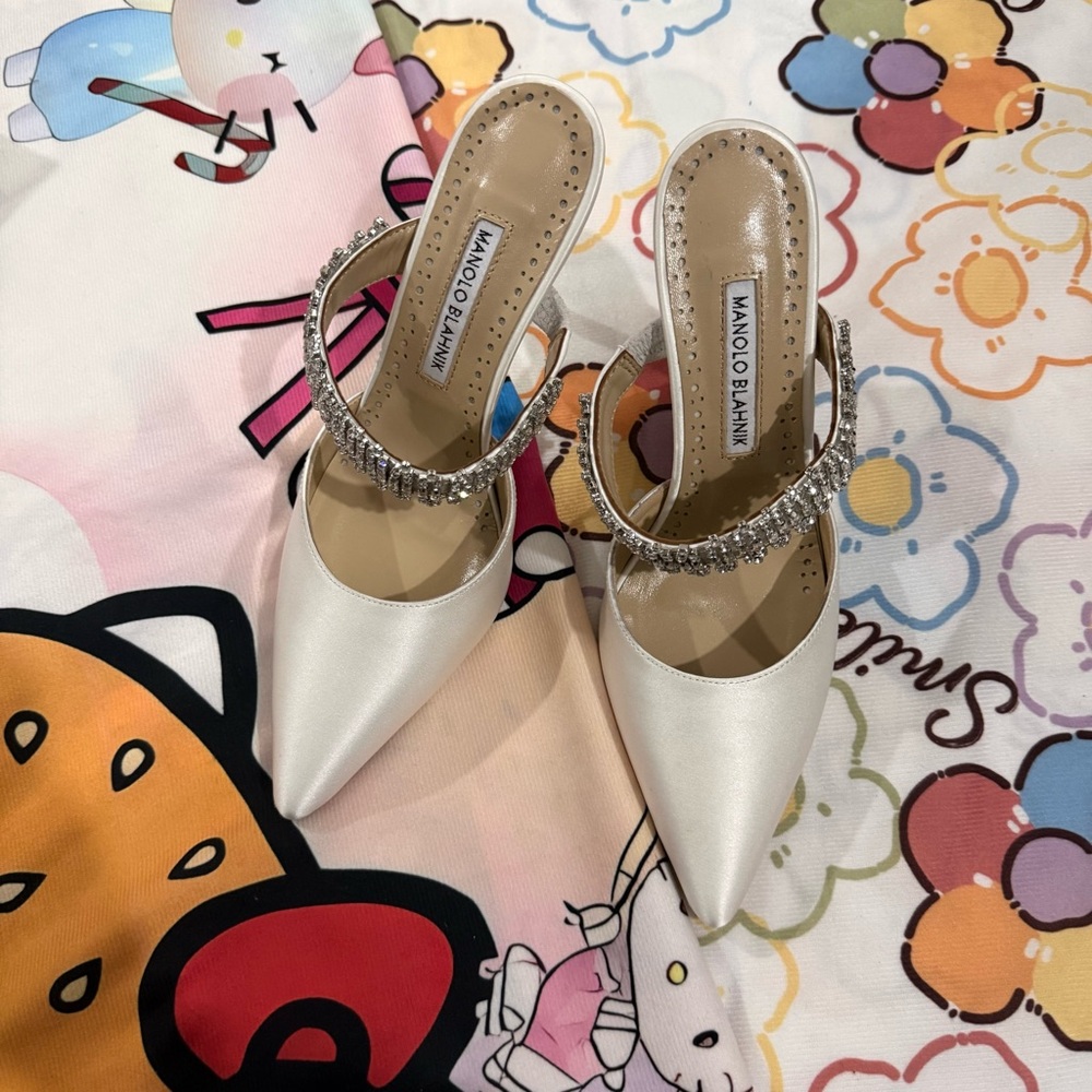 Manolo Blahnik Ivory Satin Pointed-Toe Slingbacks with Crystal Strap - Picture 1 of 8